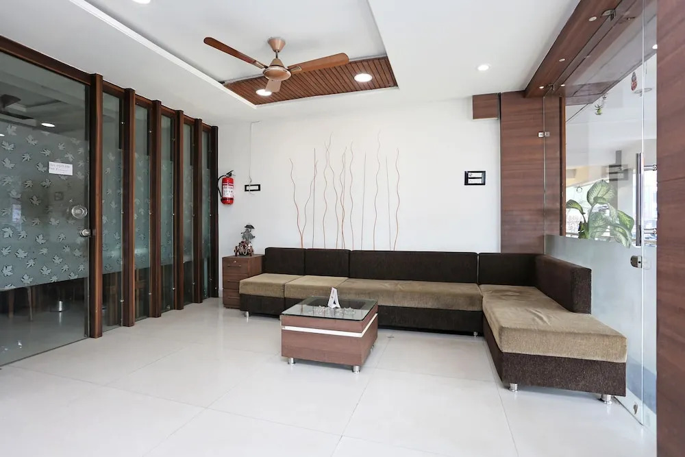 Fabhotel Ashirwad Regency