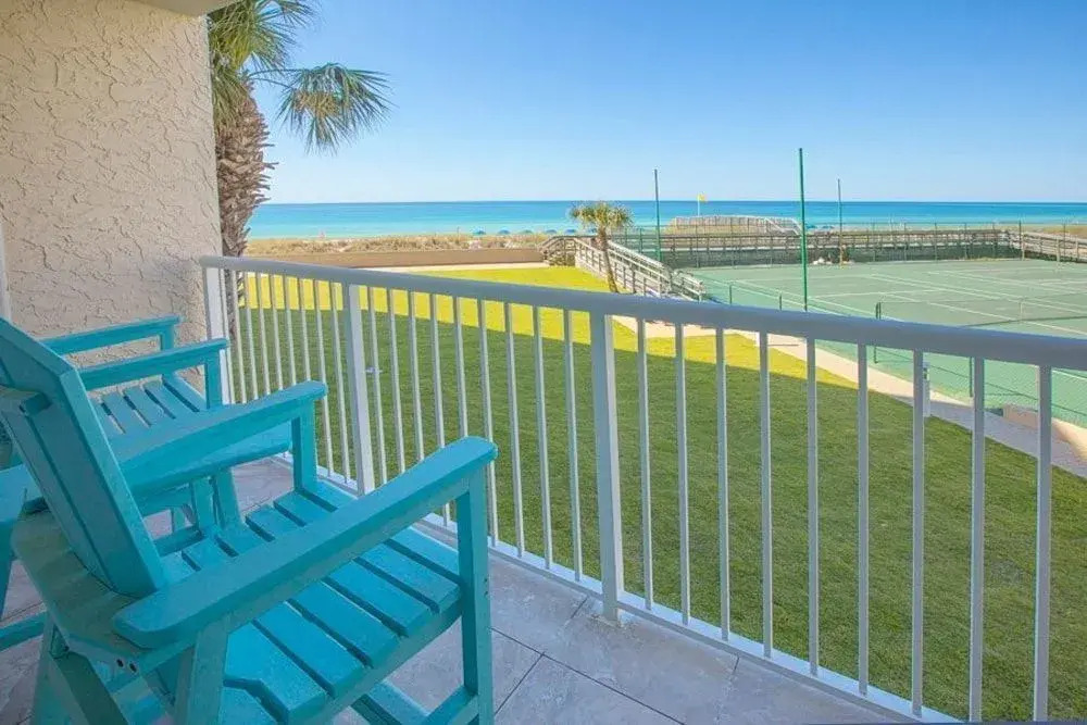 Gulf Shore Condo #218 - 2 Br condo by RedAwning