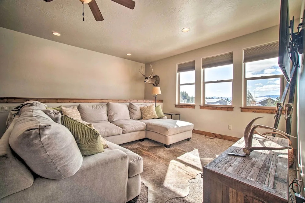 McCall Home + Hot Tub ~ 2 Mi to Payette Lake