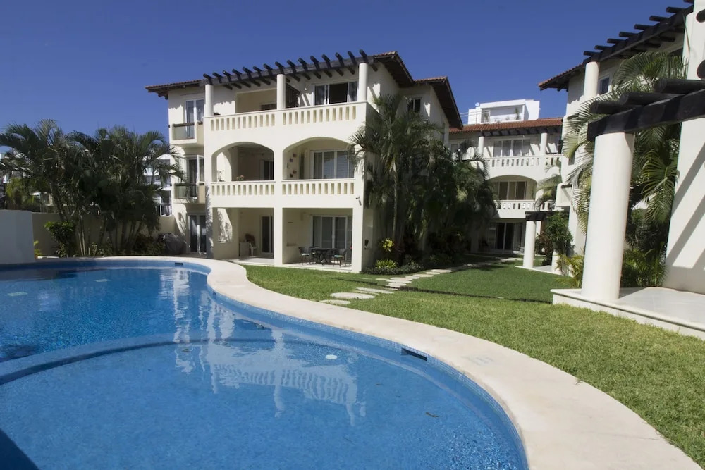Luna Maya? Beautiful 2BR Beach Condo By Select