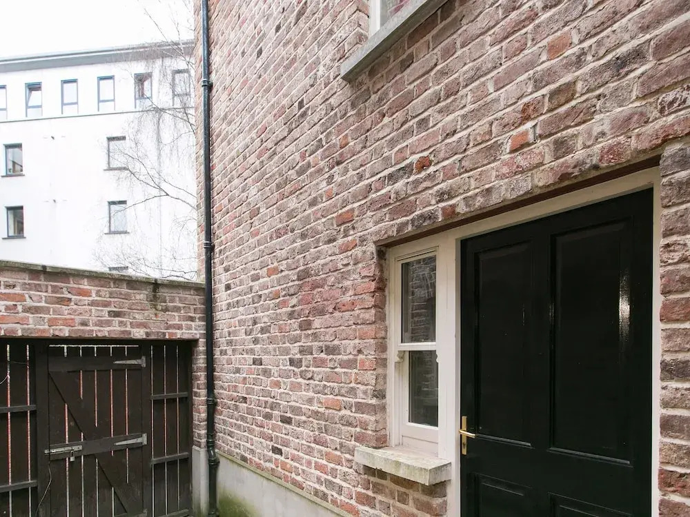 Malone Place Apartment