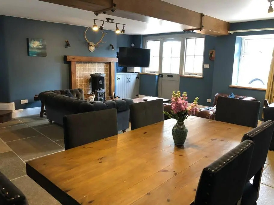 Spacious 4-bed House in Lynton