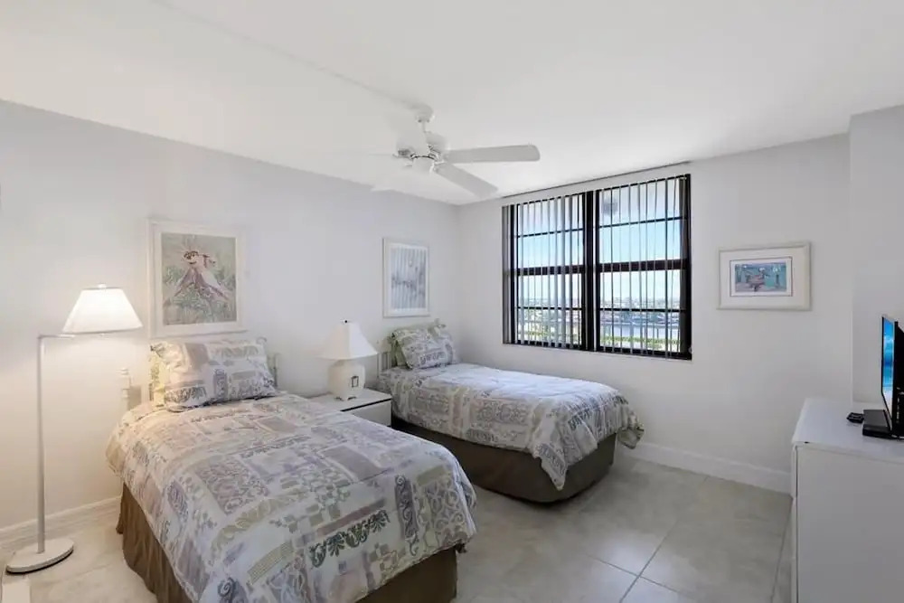 Seaview Condo #61505