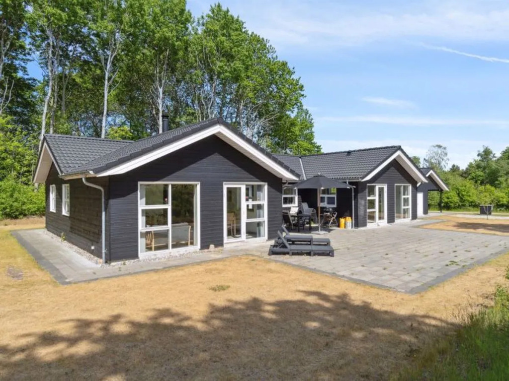 "Swarthovde" - 1.4km from the sea in NE Jutland