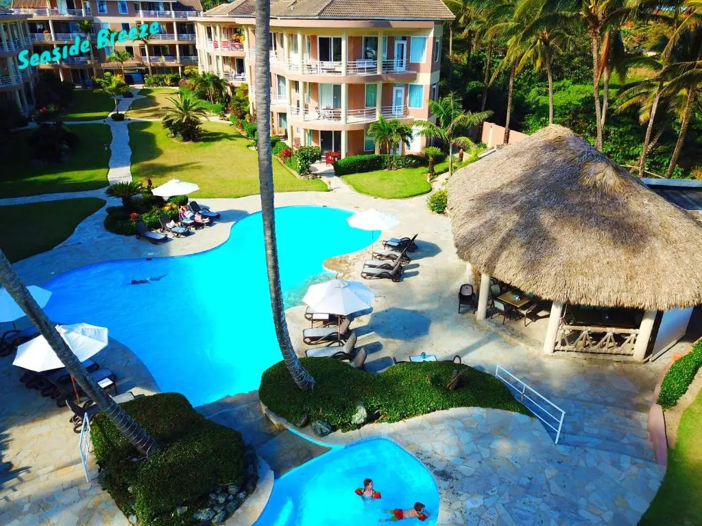 3BR Stunning penthouse / Beach front