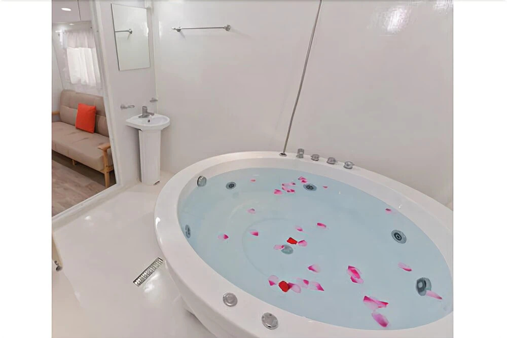 Ganghwa Spa in Caravan