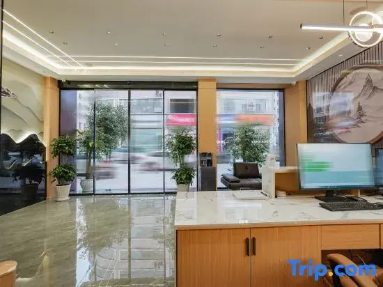 Sanjiang Hotel (Zhaotong Jinhai Building Materials Home City Shenggeng Park Branch)