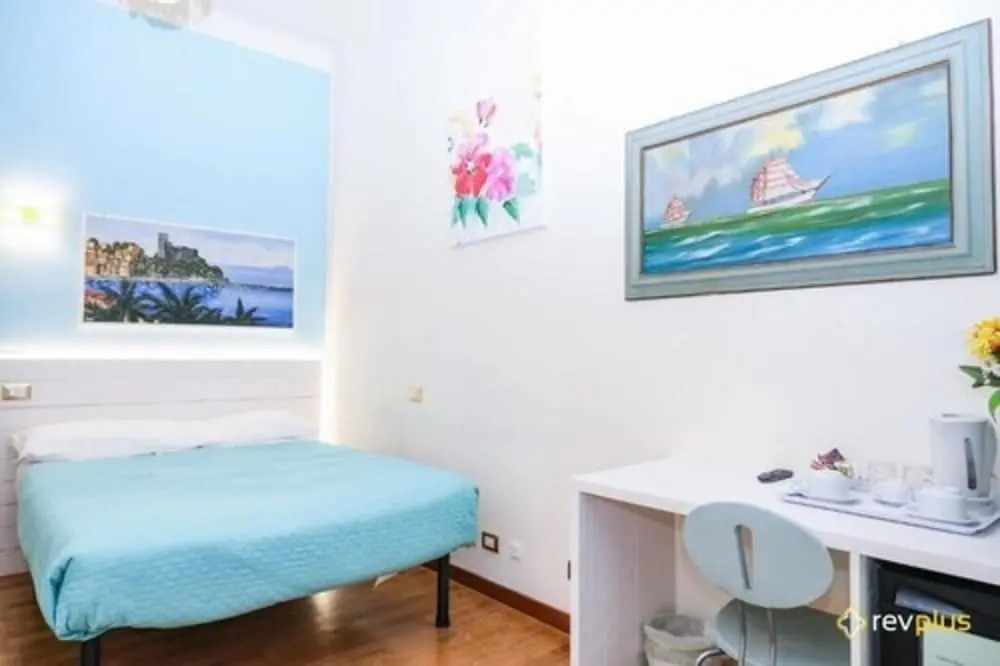 Lia Rooms
