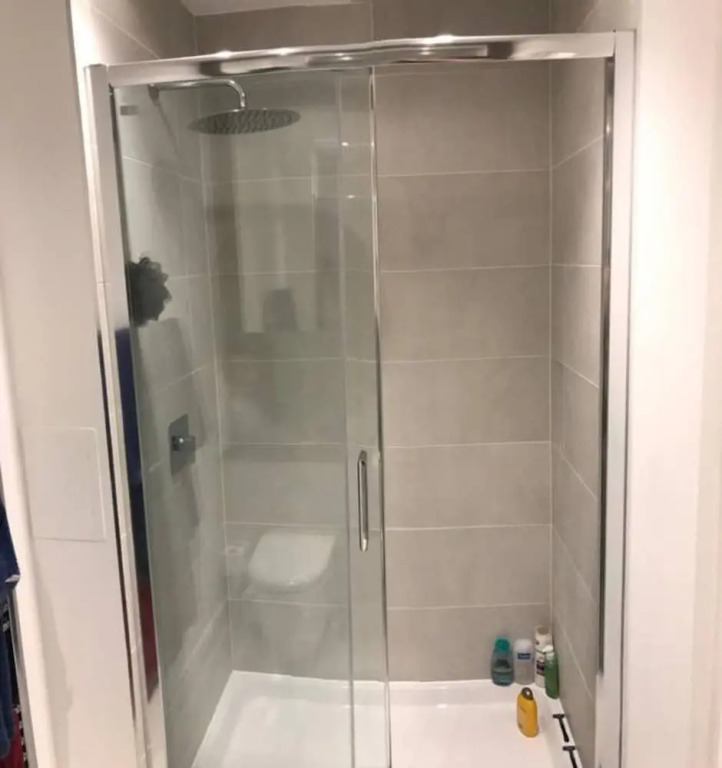 2 Bedroom Shoreditch Flat With Balcony