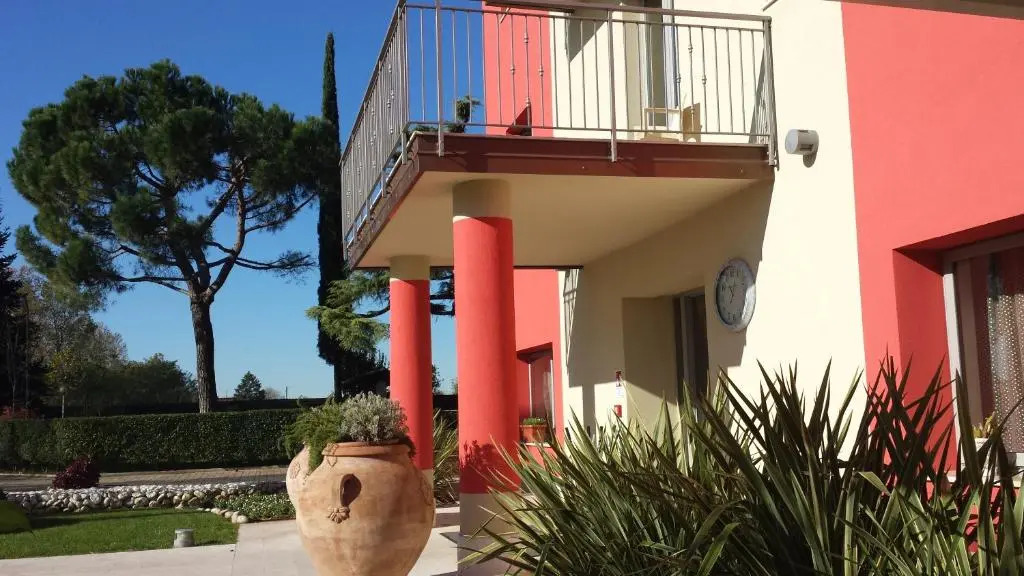 La Grotta Hotel