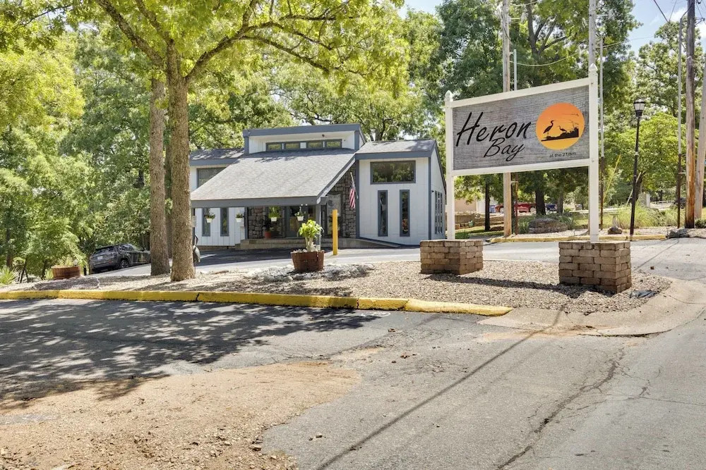 Pool + Boat Ramp Access: Lake of the Ozarks Escape