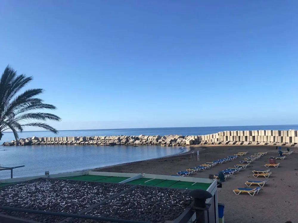 House In Calheta Beach - Best Location In Calheta