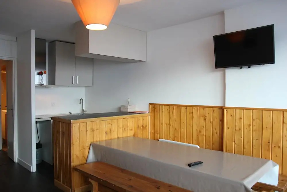 big appartment for 10 persons in the center Apartment 2 agence la cime