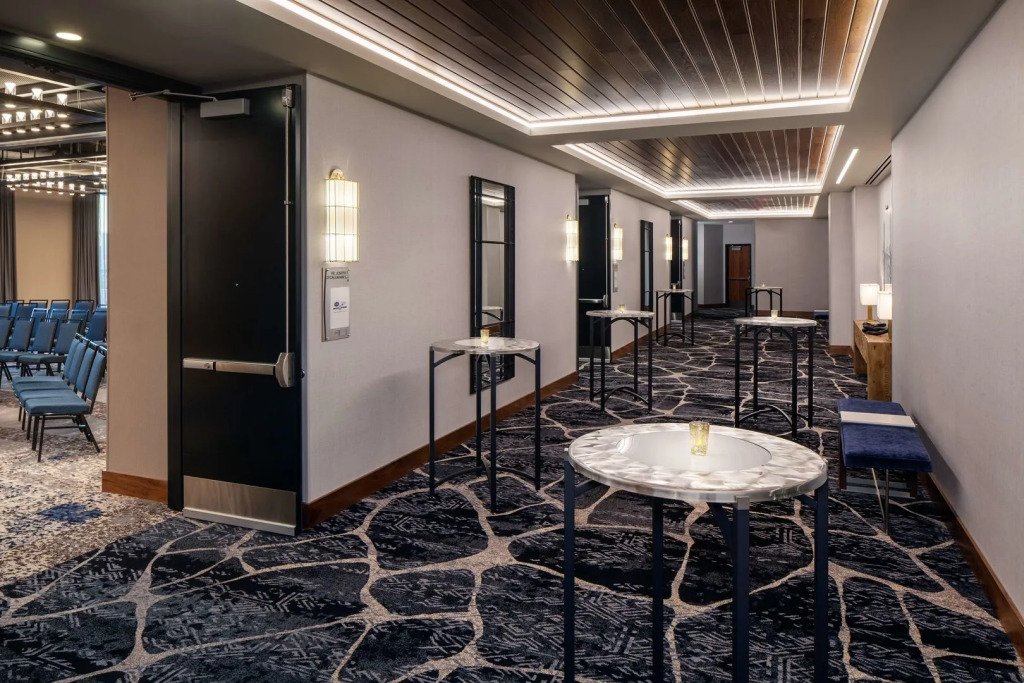 Hampton by Hilton at the Boston Seaport District