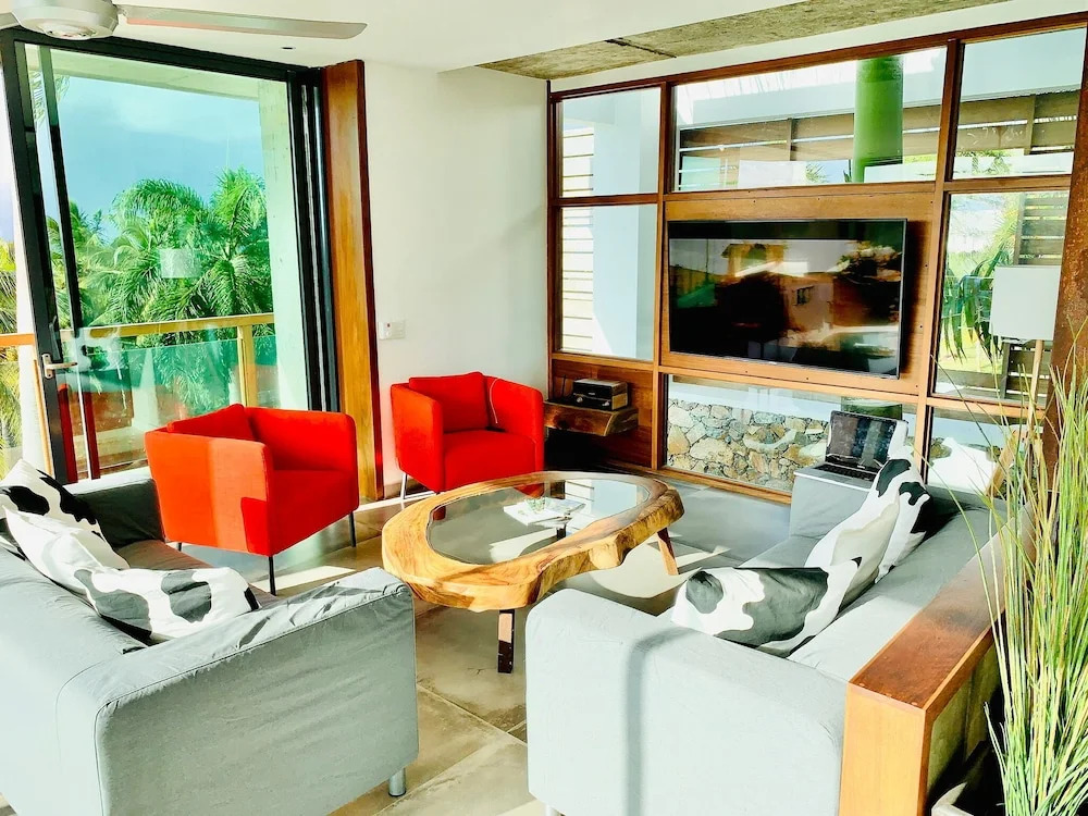 Modern 7 Bedrooms Villa on Private Beach Access