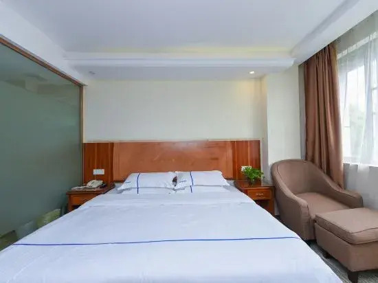 Yihao Hotel (Shanghai Huinan subway station store)