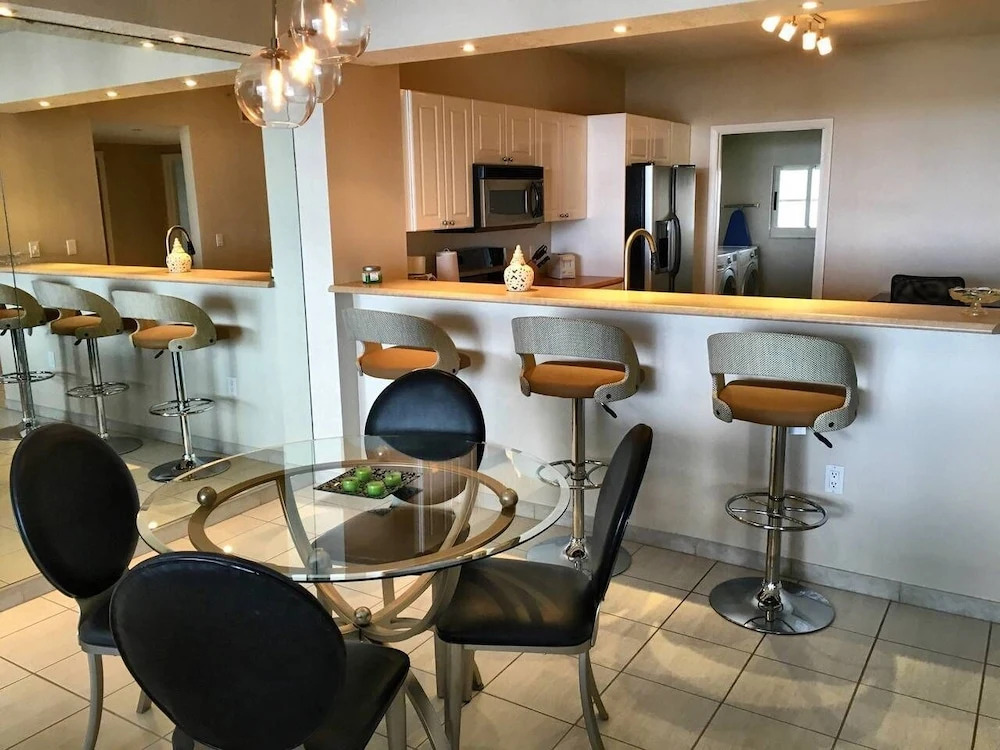 Le Golden Bay 906- 6 People, Sunny Isles Str-01044