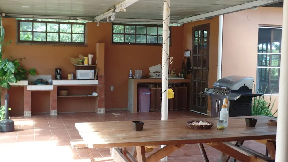 Isla Hermosa Guesthouse