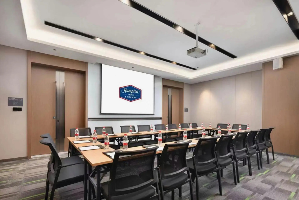 Hampton by Hilton Wuxi East Railway Station