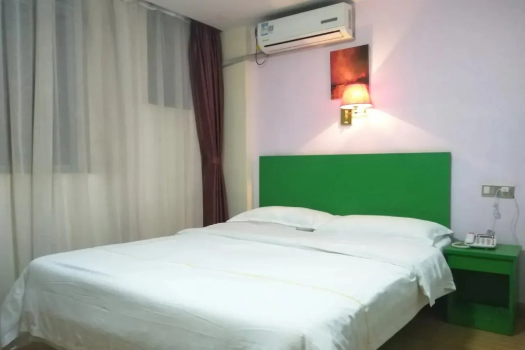 Shenzhen Jingnan Hotel (East Station Buji Subway Station)