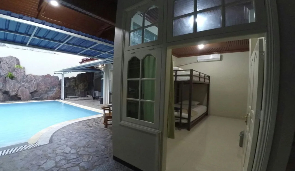 Bonsai Surf Lodge