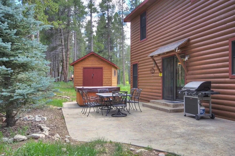 Grey Squirrel Lodge