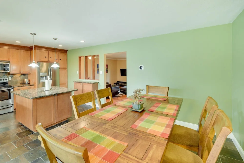 Sunny San Jose Townhome - Family Friendly!