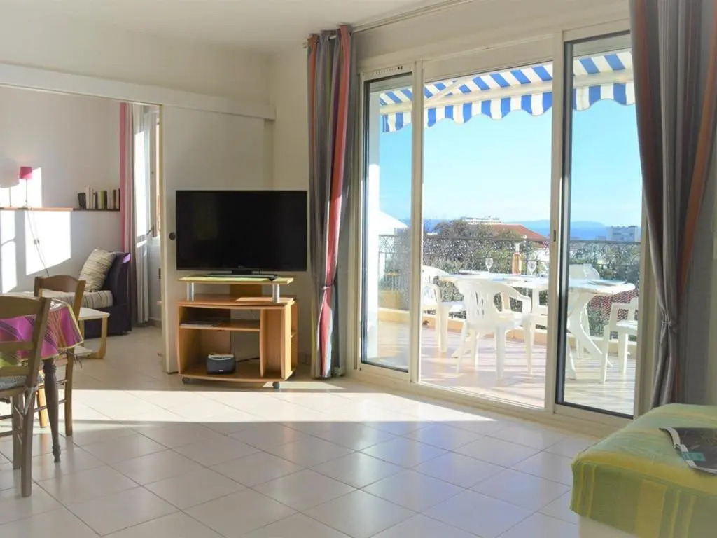 Appartement Le Lavandou, 3 pièces, 4 personnes - FR-1-251-25