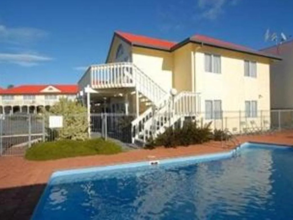 BKs Fountain Court Motel