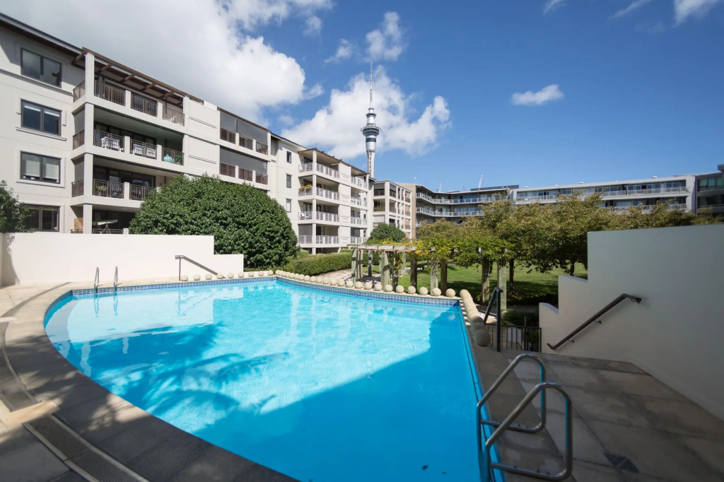 Luxury one bed in the heart of the CBD *FREE WIFI*