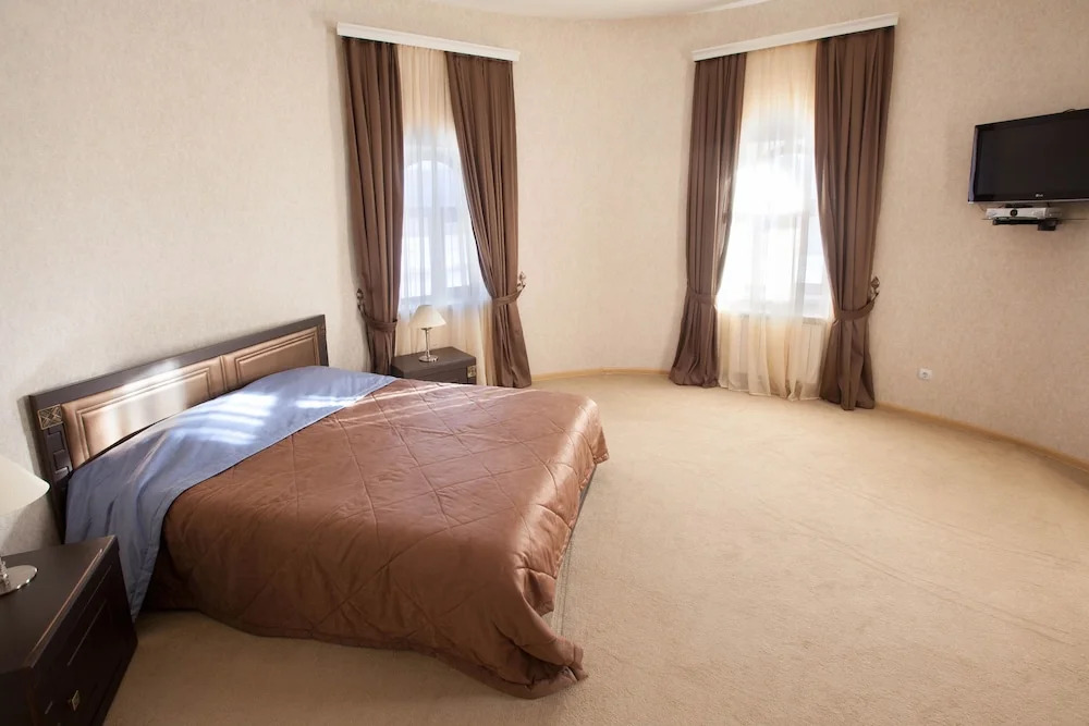 Chateau Qusar Hotel & Restaurant