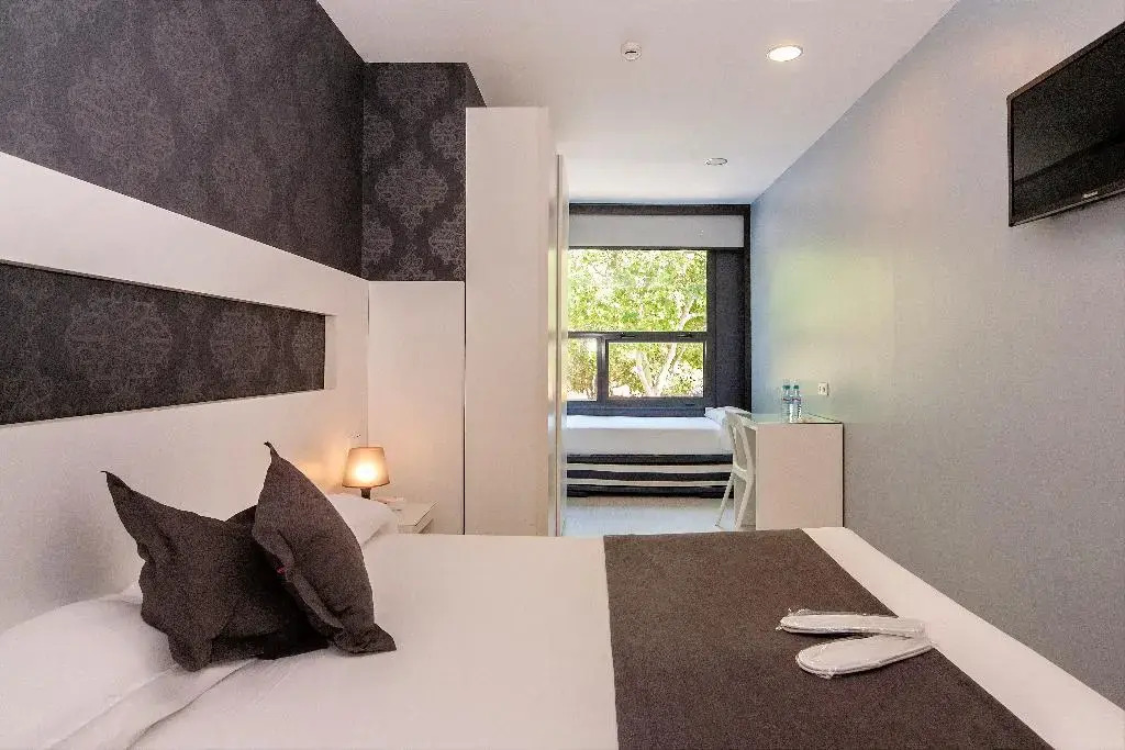 Отель Barna House Hotel