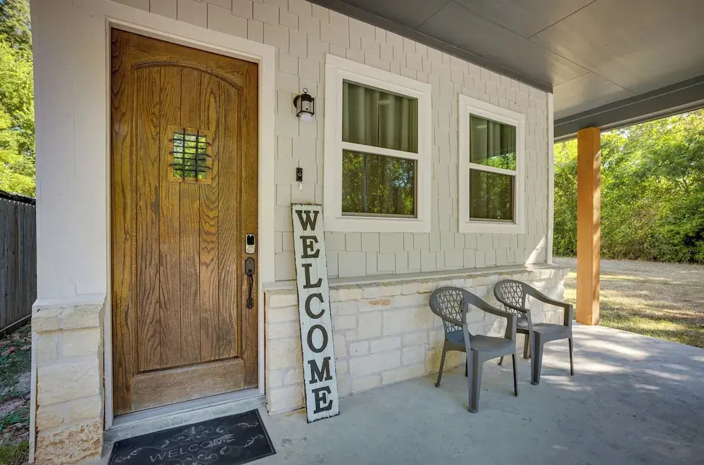 Pet-friendly Tomball Home: Walk to Main Street!