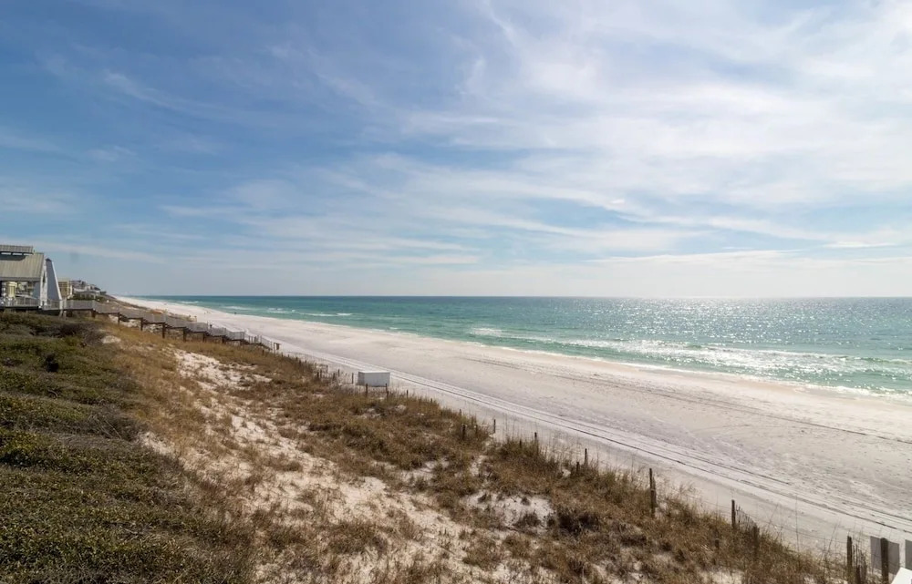 Waves 1 Bedroom Cottage by RedAwning