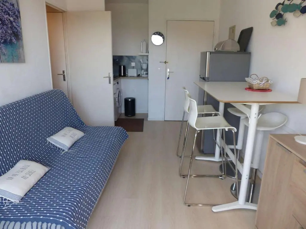 Appartement Le Lavandou, 2 pièces, 4 personnes - FR-1-308-79
