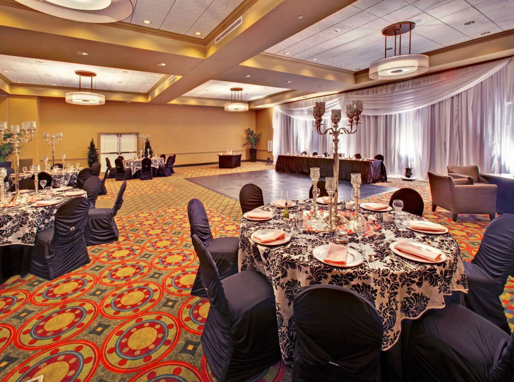 The Rewind West Des Moines, Tapestry Collection By Hilton