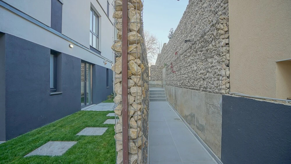 CN2i Luxury Accommodation Bobalna