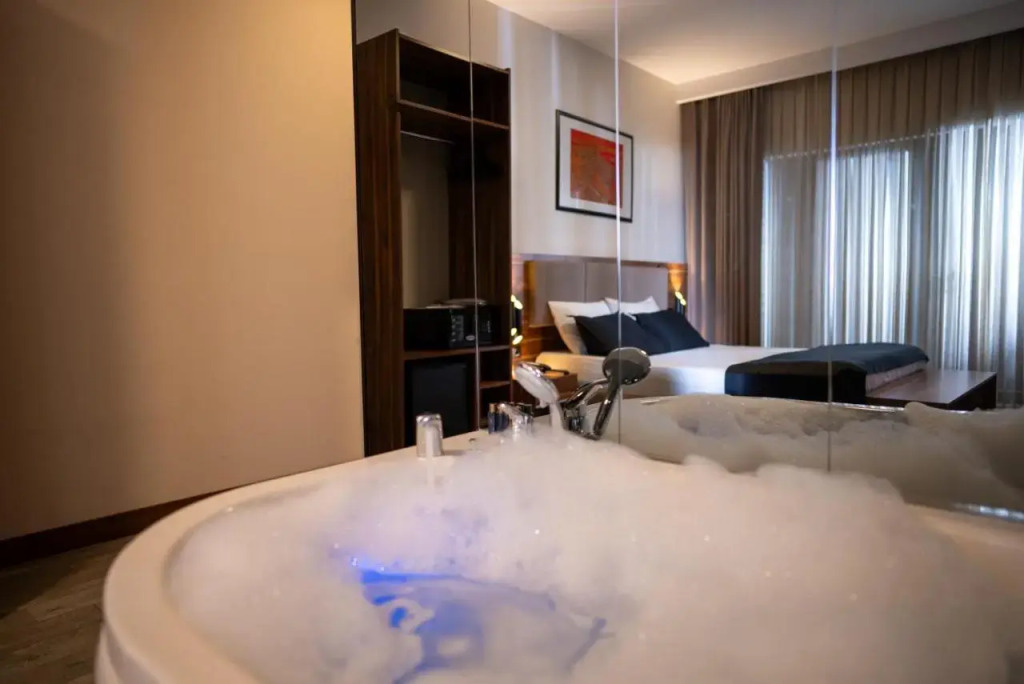 Mari Suites Hotel
