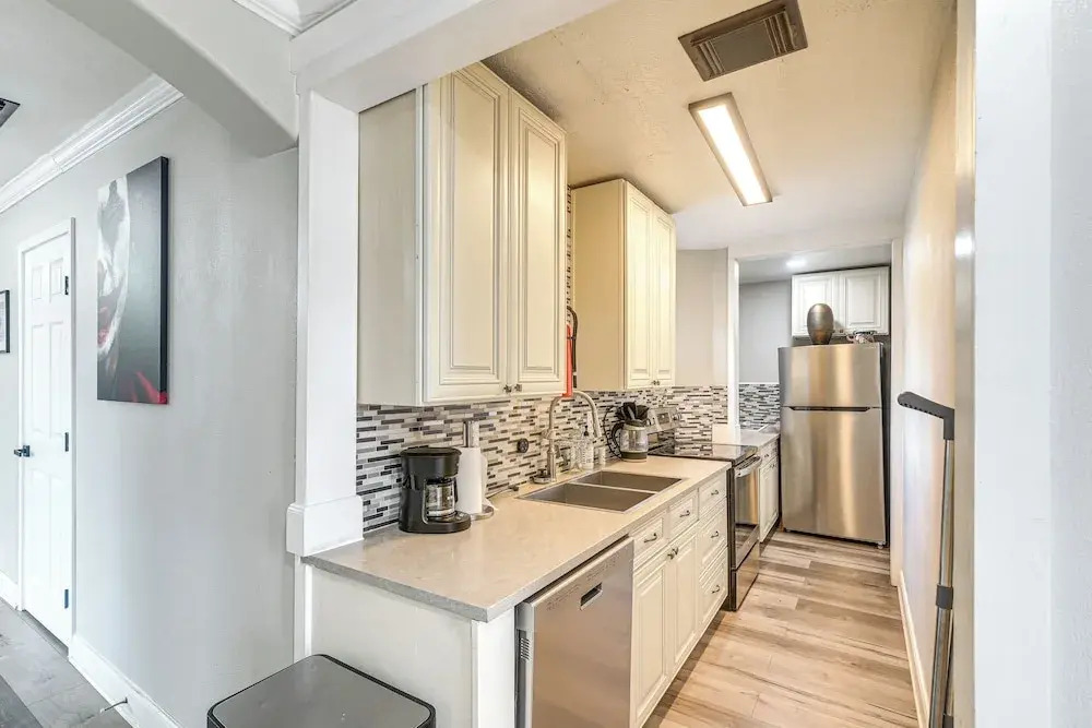 Walkable Apt 2 Mi to Dtwn: Houston Retreat!