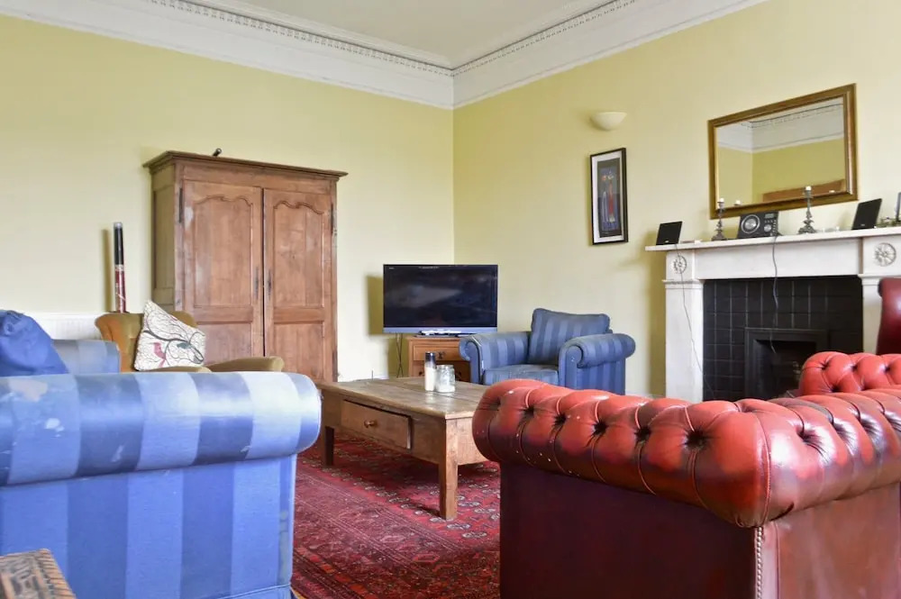 Central Edinburgh 4 Bedroom Flat