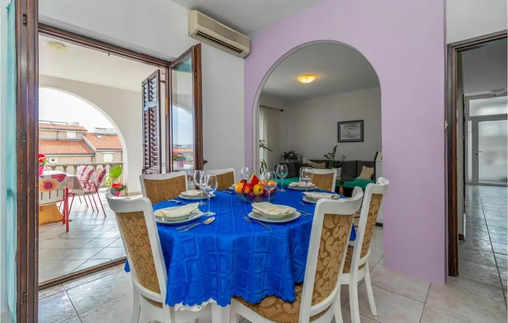 Amazing Apartment in Novi Vinodolski With Wifi and 3 Bedrooms