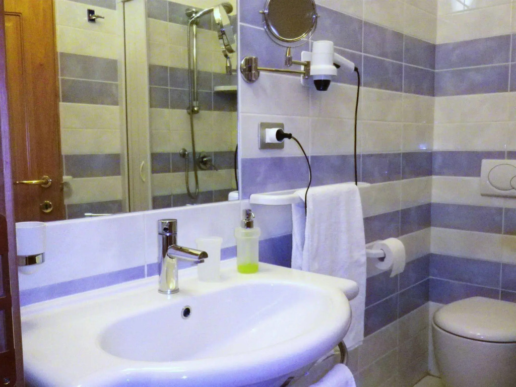 Elisart Guest House