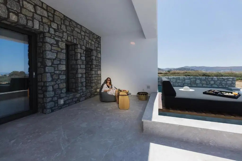 Milestones Naxos Hotel