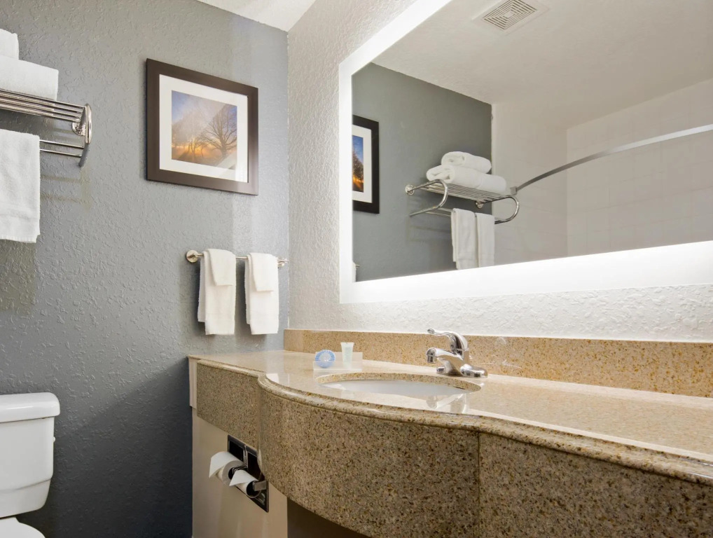 Best Western Waldo Inn & Suites