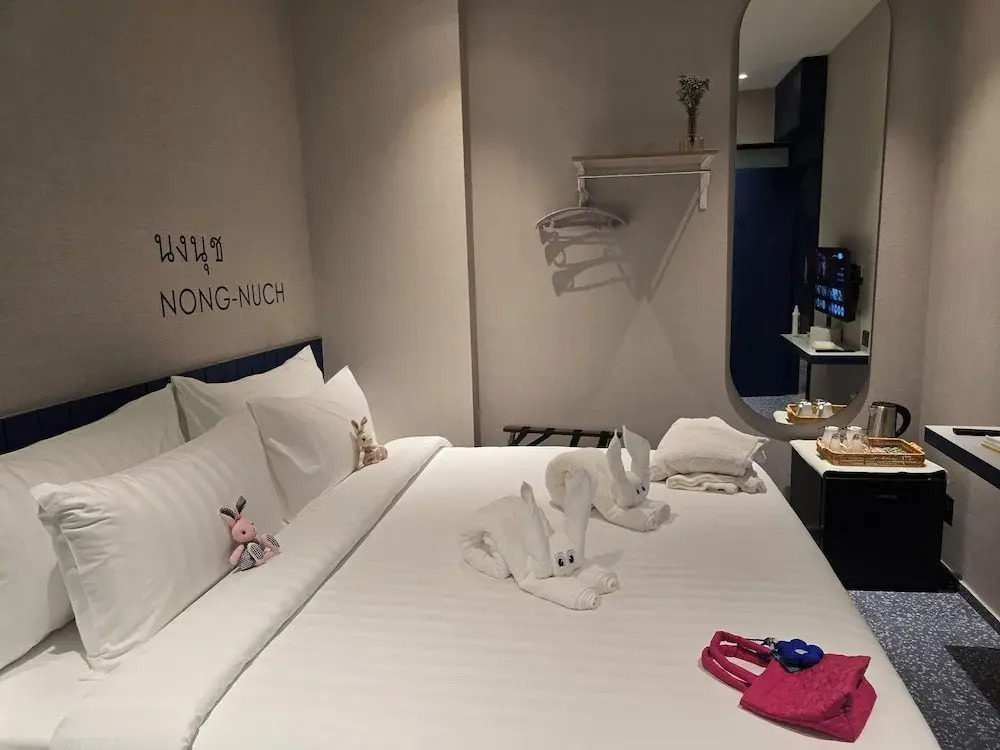 ARNI HER Ladies Hotel - Female Only