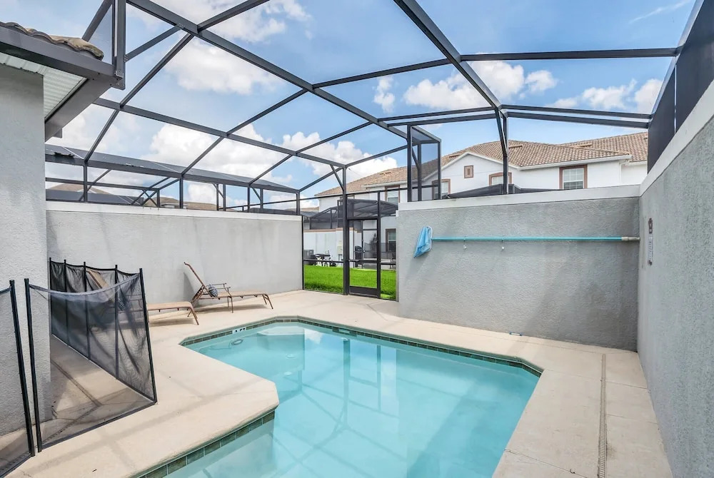 Spacious and Luxurious Home With Splash Pool, Close to Disney #4st804