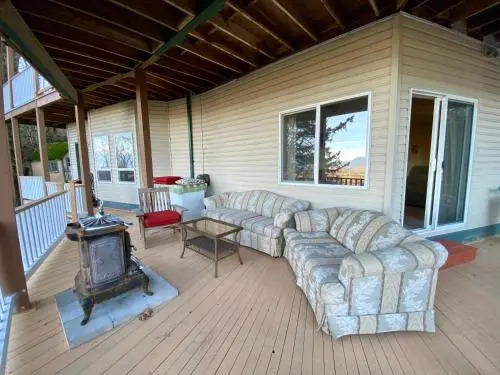 Mountain View Two Bedroom Suite