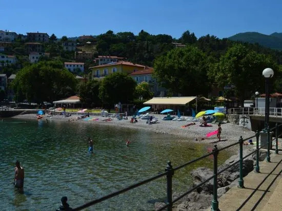 Apartments Zlatko