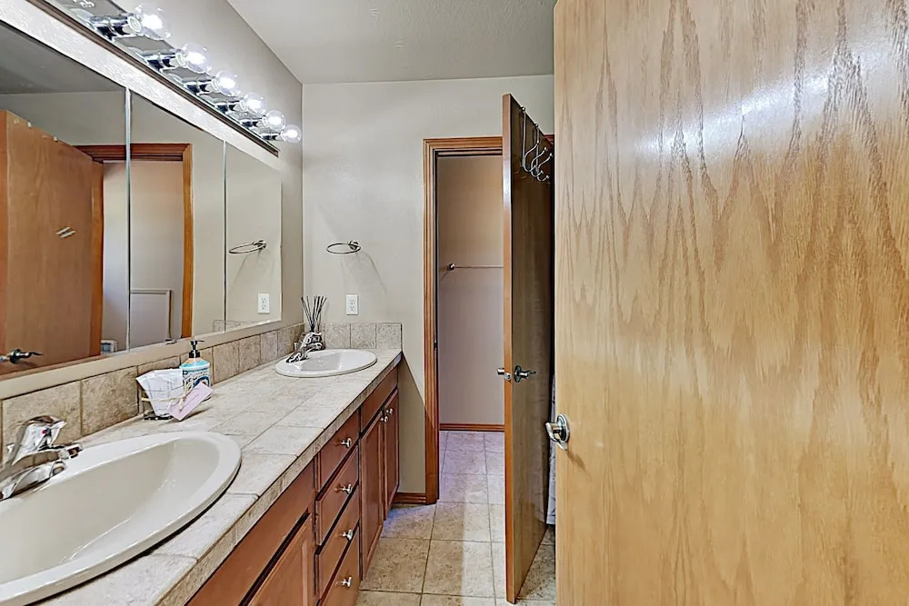 1737bra3 4 Bedroom Home