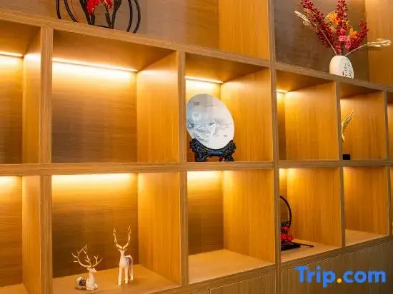 Xuwen Yunduo Smart Hotel (Jingang Avenue)
